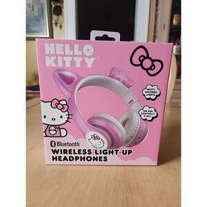 Hello Kitty Wireless Light Up Headphones Bluetooth